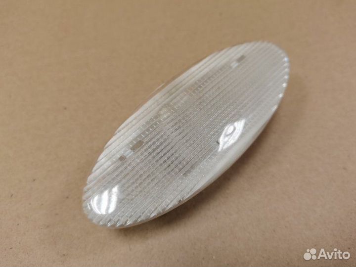 Плафон салонный передний правый Chrysler Voyager