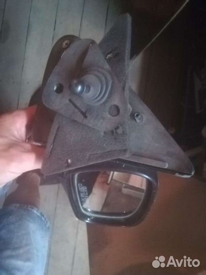 Зеркало заднего вида