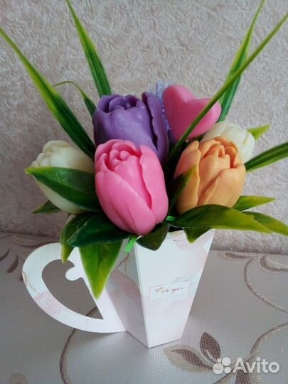 Продам букеты из тюльпанов и ромашек и роз из мыла