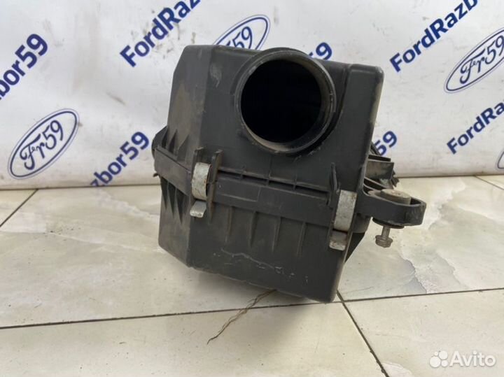 Корпус воздушного фильтра Honda Civic 5D FK1