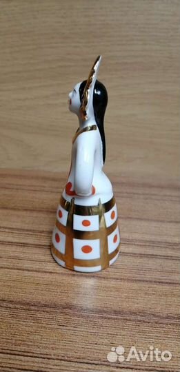 Фарфоровая статуэтка - фарфор