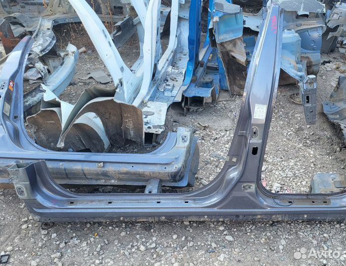 Порог Nissan primera P12 Лев