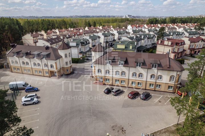 2-к. квартира, 83,2 м², 1/3 эт.