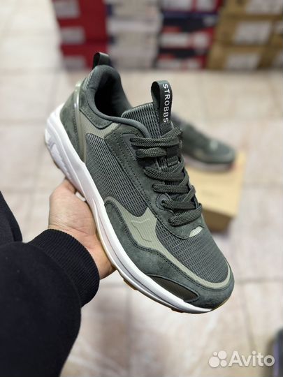 Удобные кроссовки strobbs