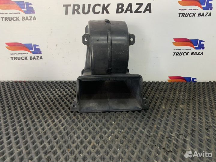 Кожух вентилятора отопителя