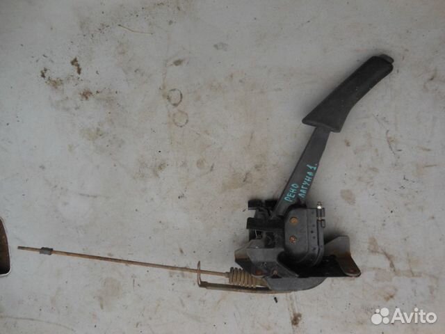 Рычаг стояночного тормоза Renault Laguna 1994-2001