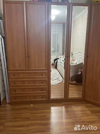 Шкаф