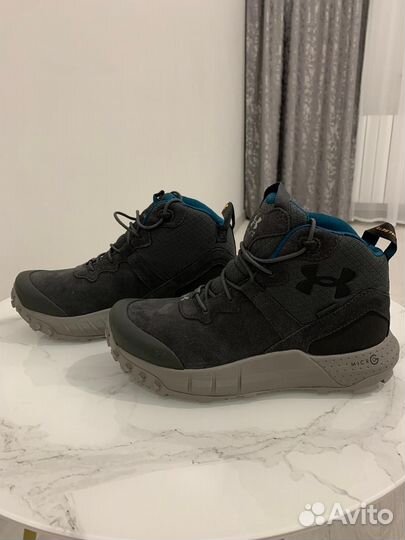 Ботинки Under Armour MG Valsetz Trek Mid L WP