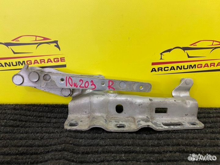 Петля капота правая Mercedes 203 W203 M271.940