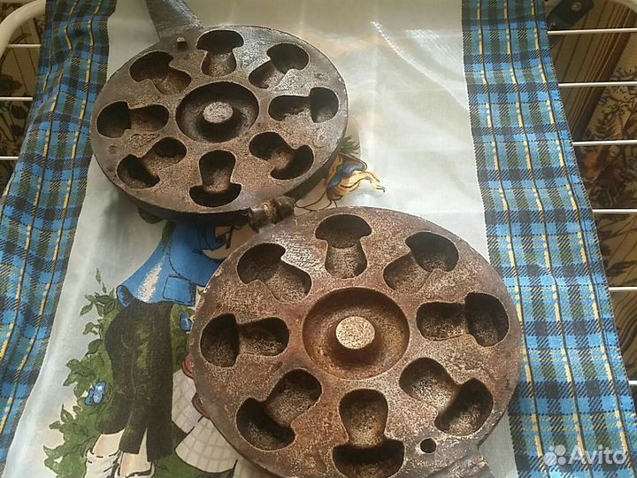 Вафельница грибочки