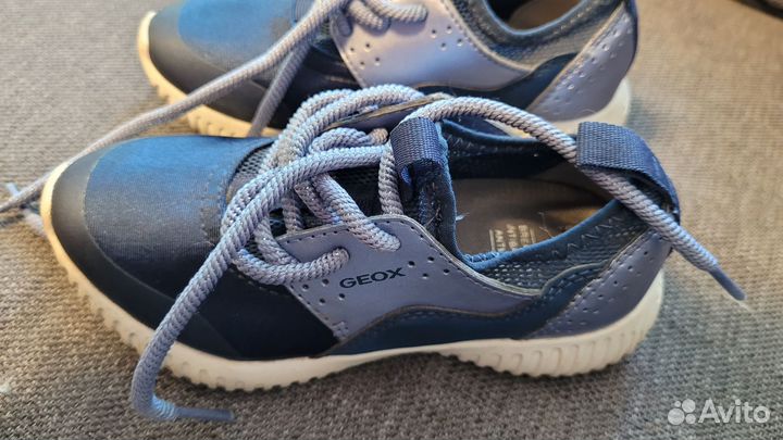 Кроссовки для девочки 28