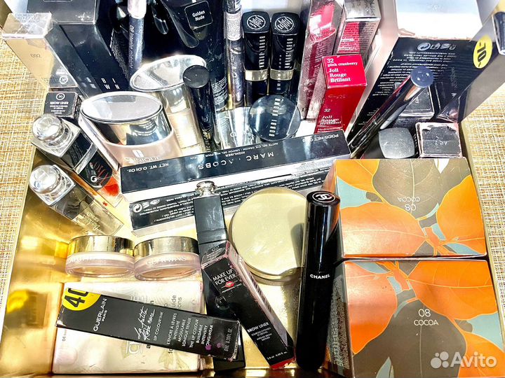 Много новой косметики Dior, clinique, guerlain