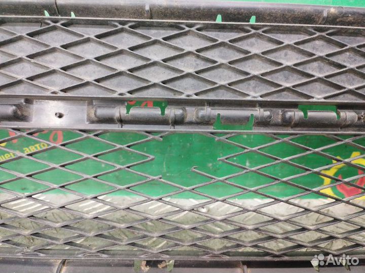 Решетка переднего бампера нижняя Volkswagen Tiguan