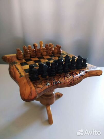 Шахматы ручной работы из дерева. Тунис