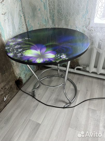 Кухонный стол