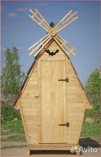 Уличный туалет с декором CAO