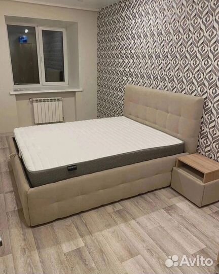 Кровать с матрасом 180*200