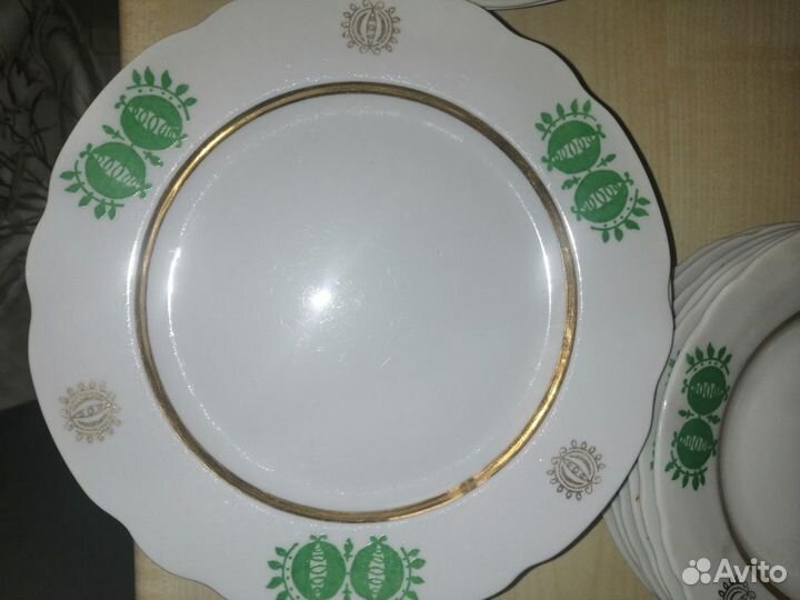 Набор тарелок
