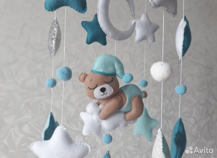 Мобиль на детскую кроватку