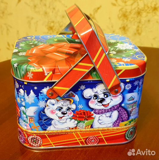 Жестяная коробка для подарка новогодняя