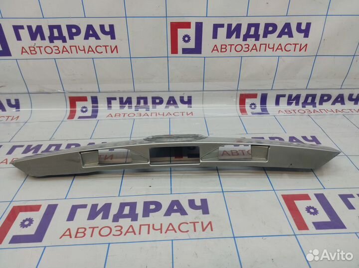 Накладка двери багажника Mazda CX-7 EG22-50811