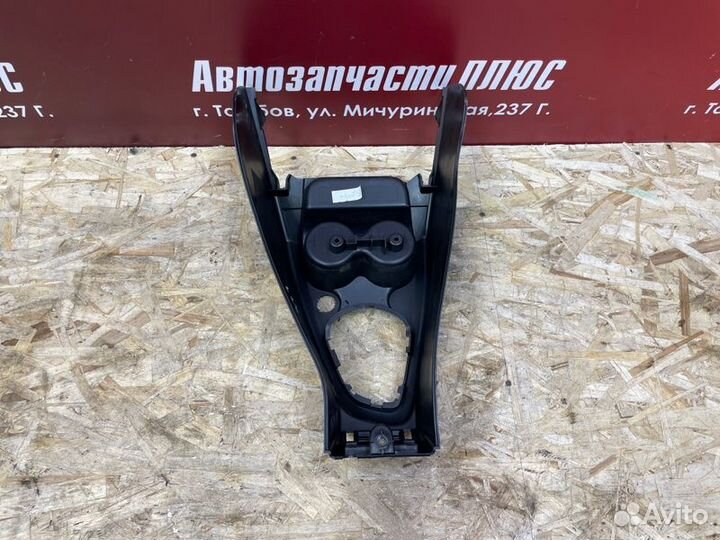 Консоль центральная Renault Logan