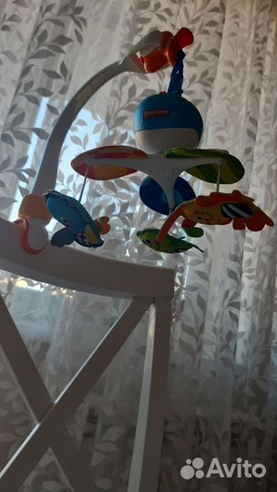 Мобиль и игрушки для новорожденных