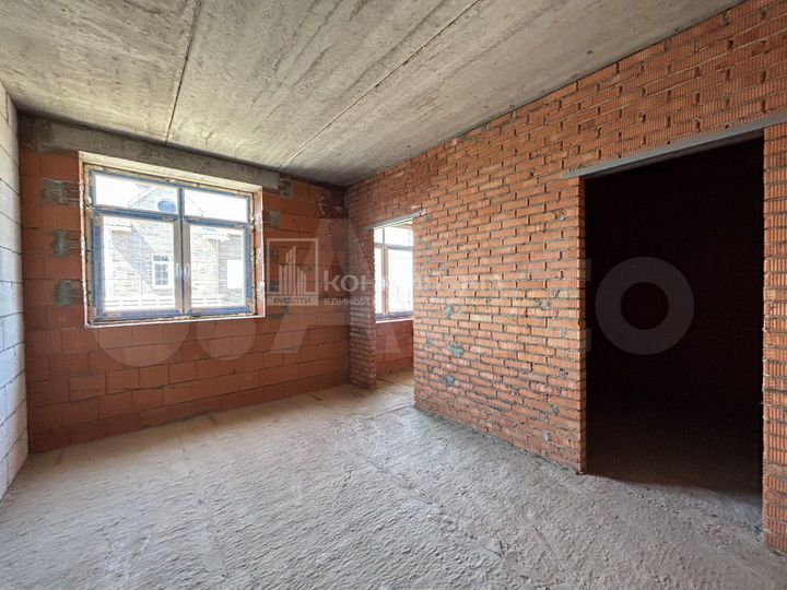 Коттедж 319 м² на участке 10 сот.