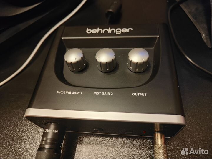 Звуковая карта Behringer U-Phoria UM2