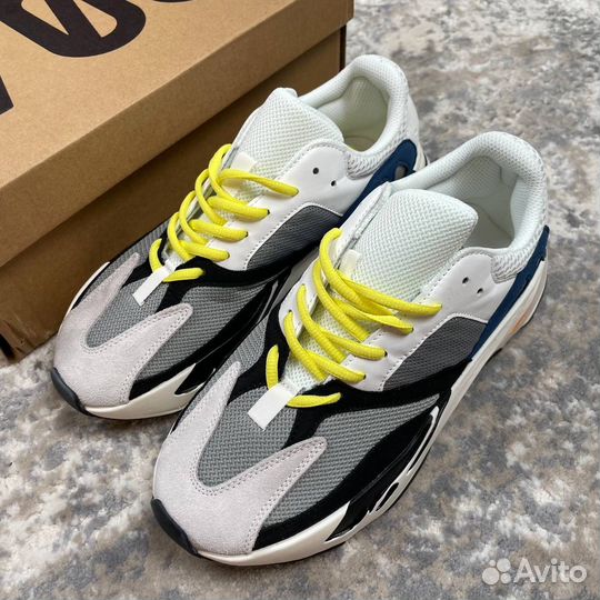 Кроссовки Adidas yeezy boost 700