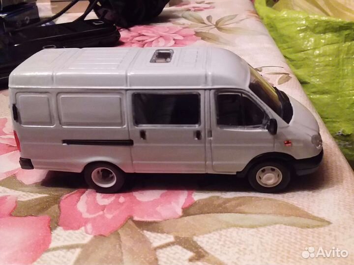 Модель автомобиля Газель Грузопассажирская.Белая