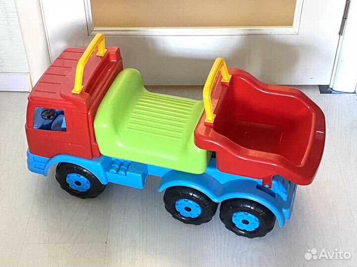 Машинка толокар большая