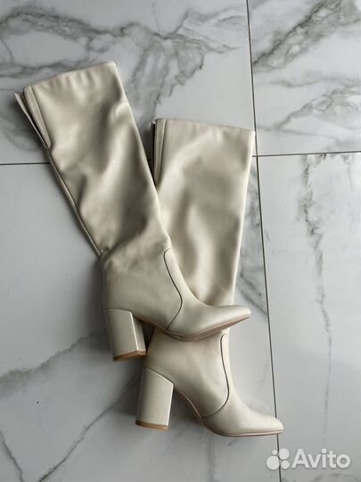 Сапоги женстке бежевые 37 размер новые