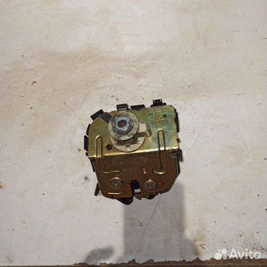 Замок двери, капота, багажника Ford Focus mk1