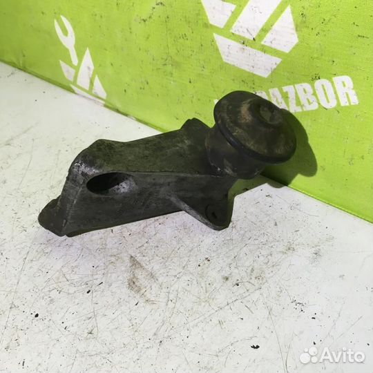 Кронштейн двигателя Ауди 100 С4