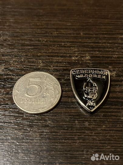 Значок самоклеющийся 