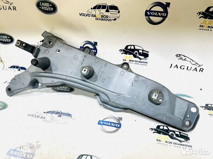 Кронштейн крыла передний правый Volvo XC90 2015+