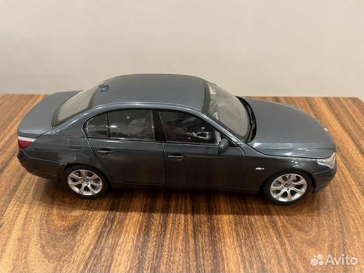 1/18 Kyosho BMW 545i E60
