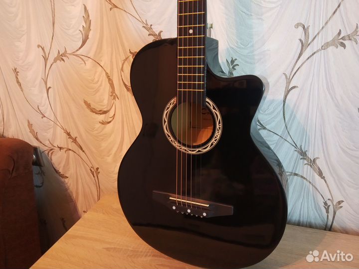 Гитара акустическая
