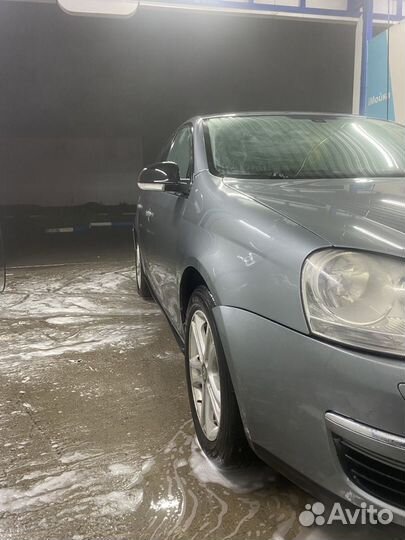 Volkswagen Jetta 1.6 AT, 2009, битый, 213 000 км