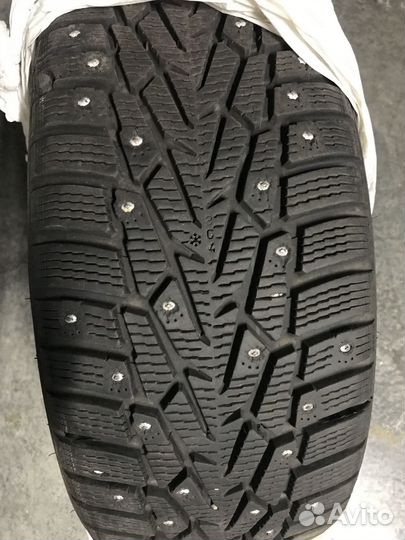 Nokian Tyres Hakkapeliitta 7 215/50 R17
