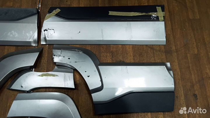 Обвес,молдинги дверей и крыльев Нива Тревел