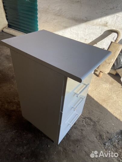 Продам кухонную тумбу