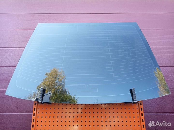 Стекло заднее Тойота Камри 50