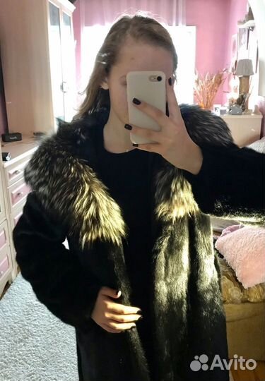 Шуба норковая с капюшоном из чернобурой лисы
