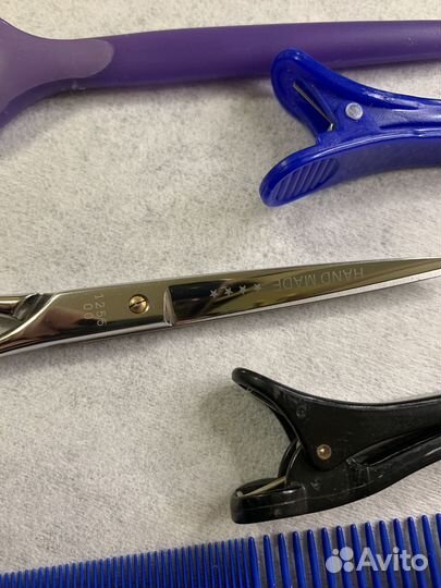 Ножницы парикмахерские и кисть