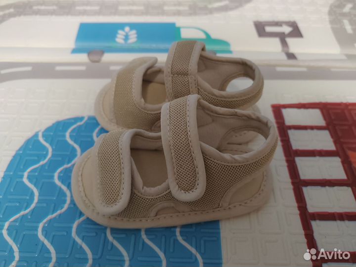 Сандали на малыша