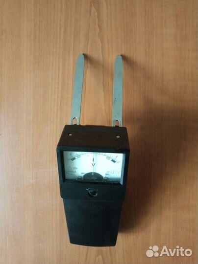 Вольтметр аккумуляторный (вилка)