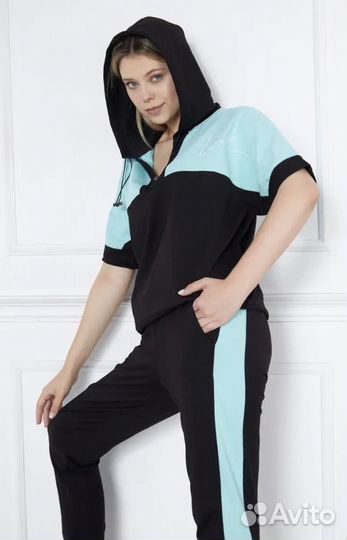 Спортивный костюм женский