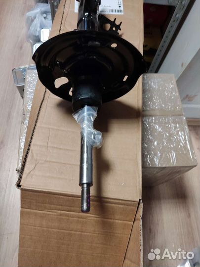 Амортизатор передний Highlander 2021